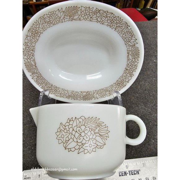 Vintage Pyrex #77-B & 77-U Gravy Boat & Under Plate "Woodland Brown" - Picture 2 of 8